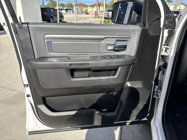 2022 Ram 1500 Classic SLT Crew Cab 4x2 5'7" Box