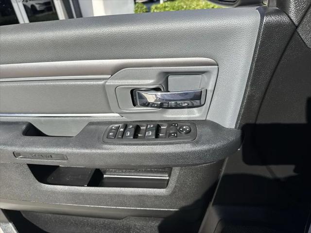2022 Ram 1500 Classic SLT Crew Cab 4x2 5'7" Box