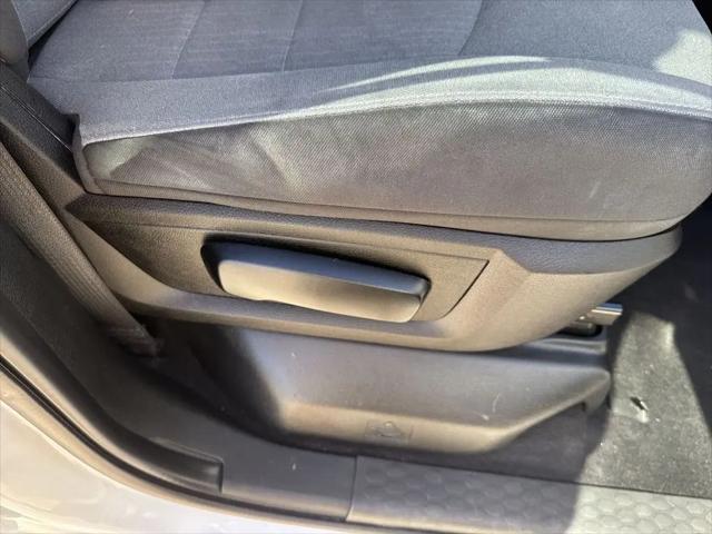 2022 Ram 1500 Classic SLT Crew Cab 4x2 5'7" Box