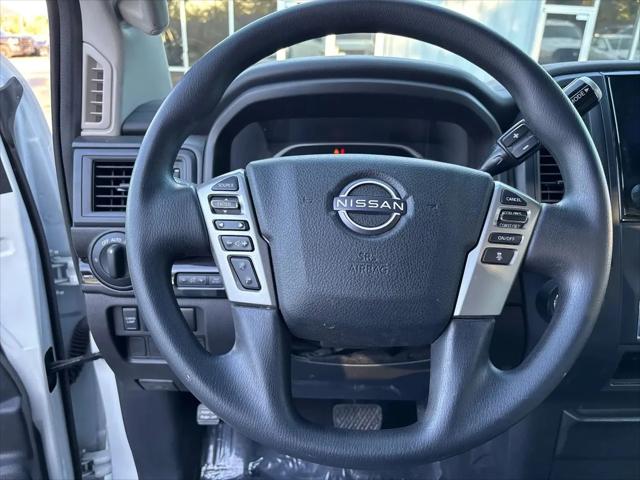 2024 Nissan Titan Crew Cab SV 4x2