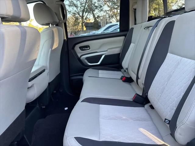 2024 Nissan Titan Crew Cab SV 4x2