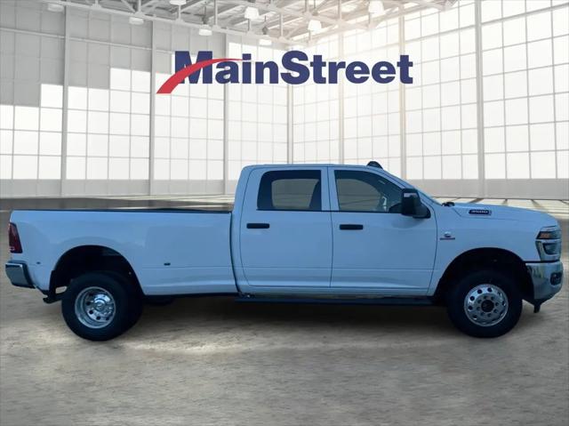2026 Ram 3500 Tradesman Crew Cab 4x4 8' Box