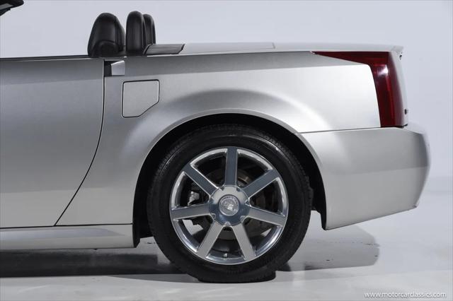 2006 Cadillac XLR Standard