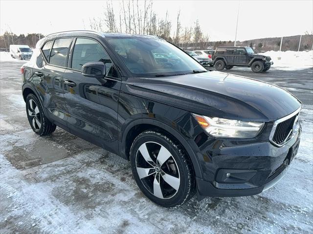 2021 Volvo XC40 T5 Momentum