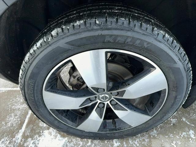 2021 Volvo XC40 T5 Momentum