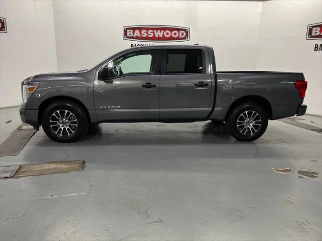 2023 Nissan TITAN Crew Cab SV 4x2