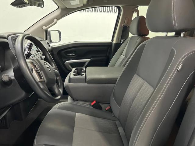 2023 Nissan TITAN Crew Cab SV 4x2