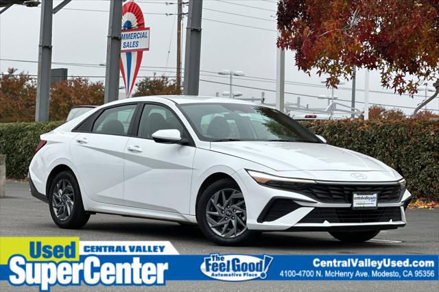 2024 Hyundai Elantra SEL 2024 Hyundai Elantra SEL