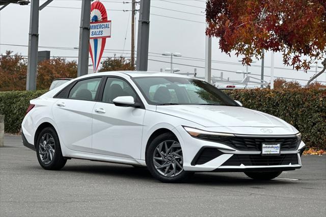 2024 Hyundai Elantra SEL 2024 Hyundai Elantra SEL