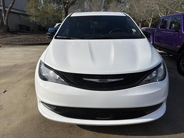 2026 Chrysler Voyager VOYAGER LX