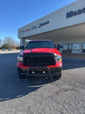 2019 RAM 1500 Classic SLT Crew Cab 4x4 64 Box