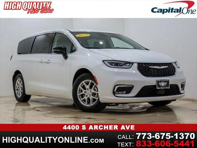 2024 Chrysler Pacifica Touring L for sale in Chicago, IL