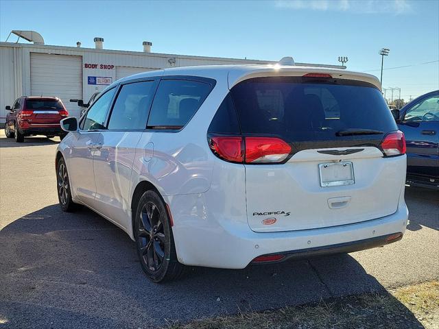 2020 Chrysler Pacifica Touring