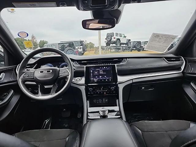 2023 Jeep Grand Cherokee L Altitude 4x4 2023 Jeep Grand Cherokee L Altitude 4x4