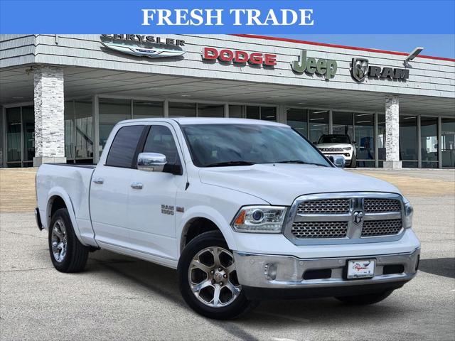 2017 RAM 1500 Laramie Crew Cab 4x2 64 Box