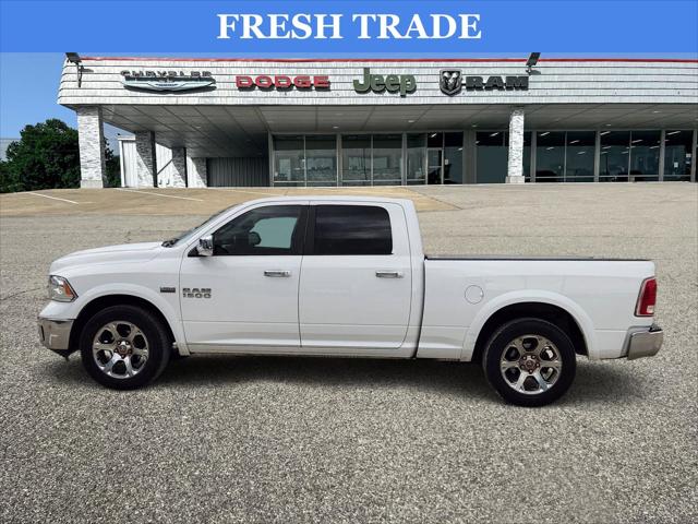 2017 RAM 1500 Laramie Crew Cab 4x2 64 Box