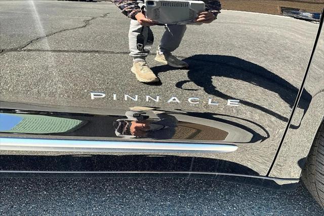 2026 Chrysler Pacifica Pinnacle AWD