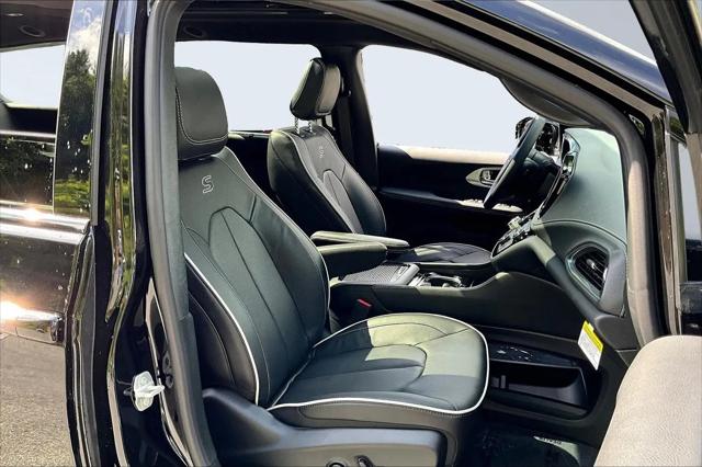 2026 Chrysler Pacifica Limited AWD