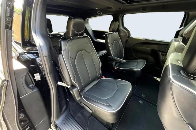 2026 Chrysler Pacifica Limited AWD