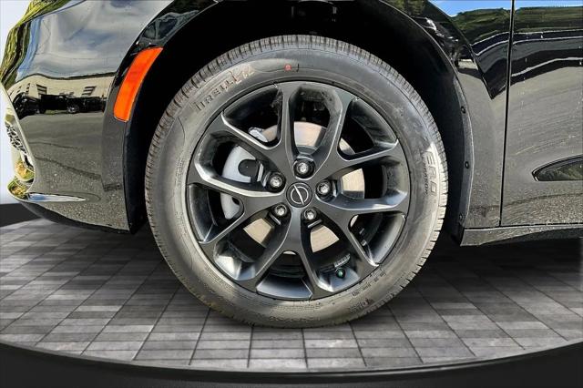 2026 Chrysler Pacifica Limited AWD