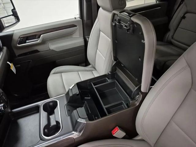 2026 GMC Sierra 2500HD Crew Cab, Standard Bed, SLT, 4WD