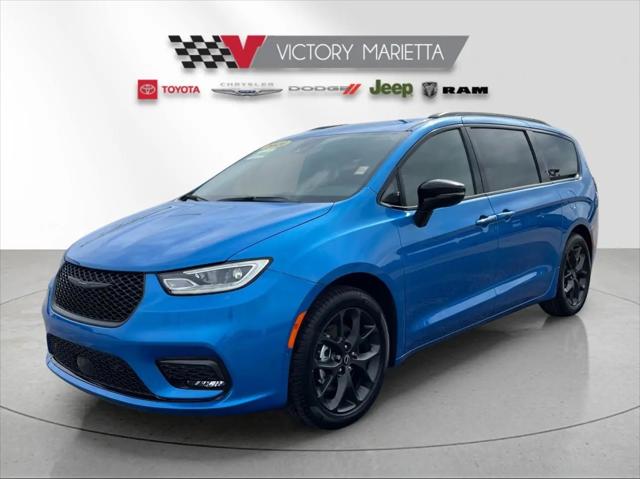 2026 Chrysler Pacifica Select for sale in Marietta, OH
