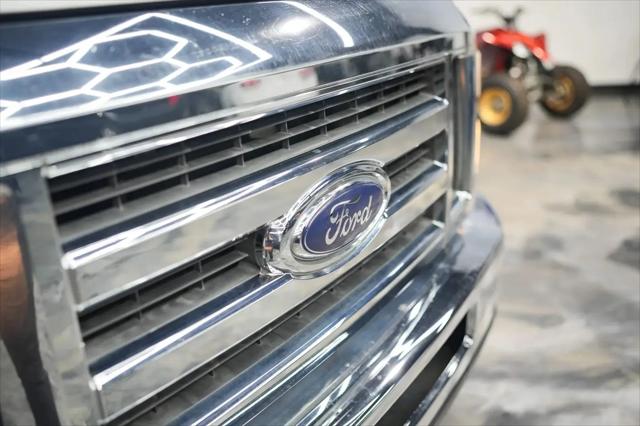 2011 Ford E-350 Cutaway E-350