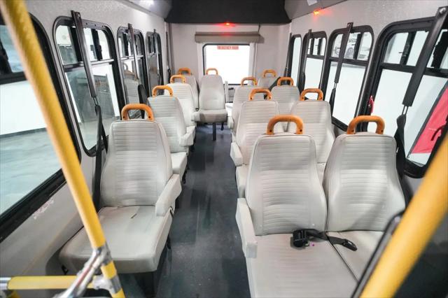 2011 Ford E-350 Cutaway E-350