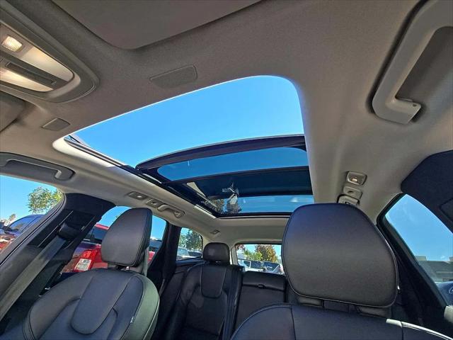 2025 Volvo XC60 B5 Core