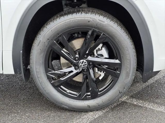 2026 Volkswagen Atlas Cross Sport SEL R-Line Black