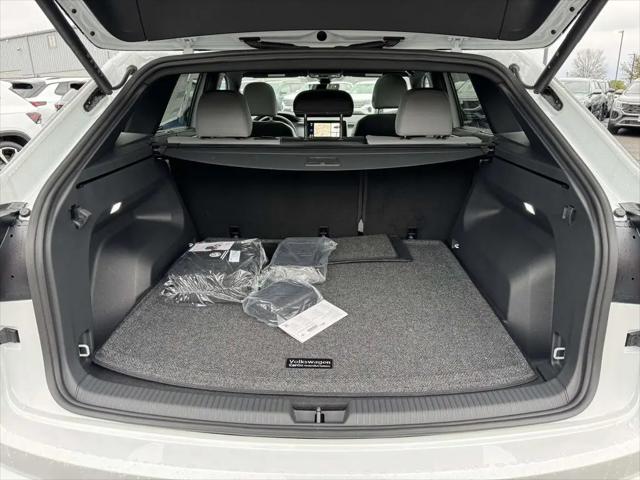 2026 Volkswagen Atlas Cross Sport SEL R-Line Black