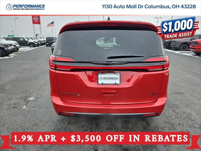 2026 Chrysler Pacifica Select AWD