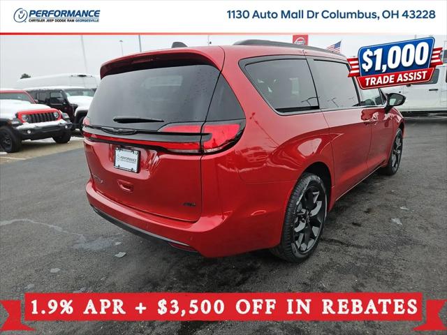 2026 Chrysler Pacifica Select AWD