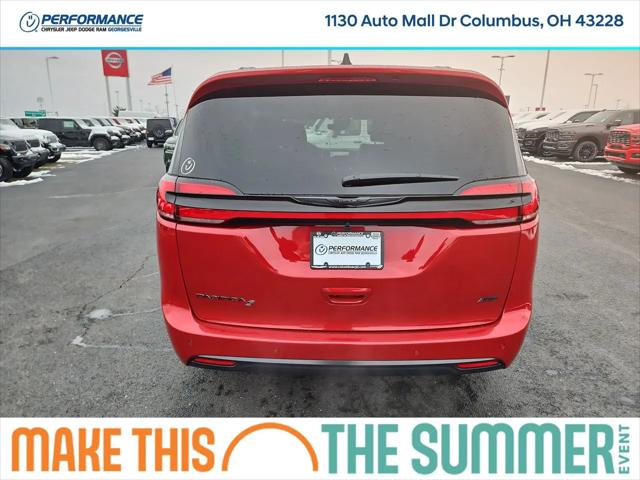 2026 Chrysler Pacifica Select AWD