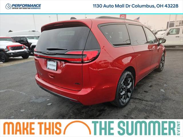 2026 Chrysler Pacifica Select AWD