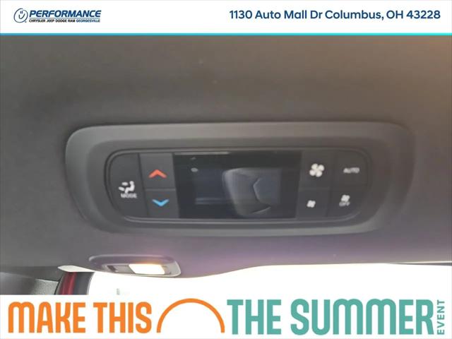 2026 Chrysler Pacifica Select AWD