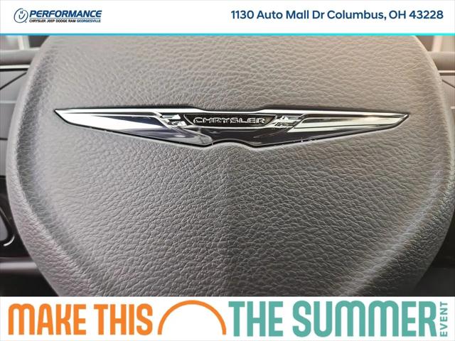 2026 Chrysler Pacifica Select AWD