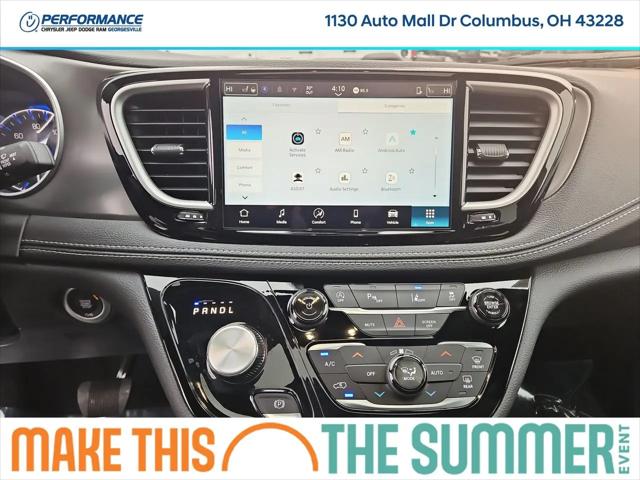 2026 Chrysler Pacifica Select AWD