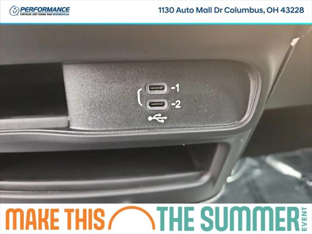 2026 Chrysler Pacifica Select AWD