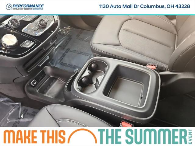 2026 Chrysler Pacifica Select AWD