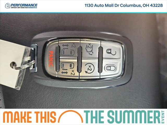 2026 Chrysler Pacifica Select AWD