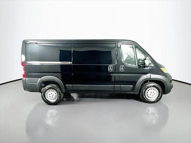 2026 Ram ProMaster Cargo Van Tradesman Low Roof 136" WB w/Pass Seat