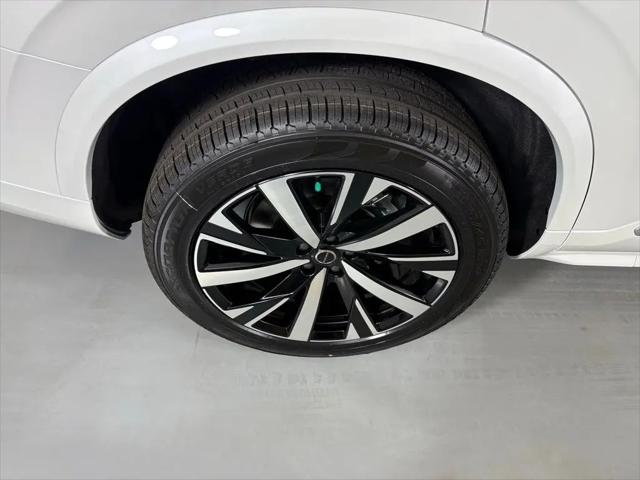 2026 Volvo XC90 Core, B5 AWD Gas (mild hybrid), Gasoline, Bright, 7 Seats