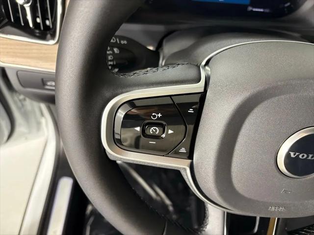 2026 Volvo XC90 Core, B5 AWD Gas (mild hybrid), Gasoline, Bright, 7 Seats