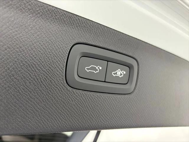 2026 Volvo XC90 Core, B5 AWD Gas (mild hybrid), Gasoline, Bright, 7 Seats