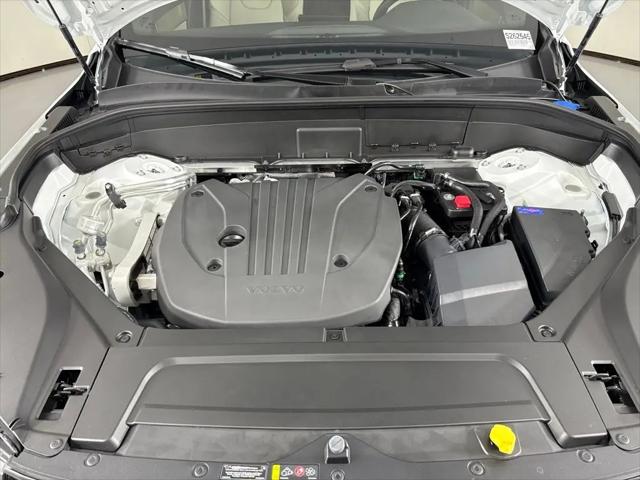 2026 Volvo XC90 Core, B5 AWD Gas (mild hybrid), Gasoline, Bright, 7 Seats