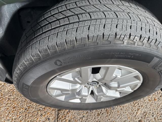 2022 Nissan Frontier Crew Cab SV 4x2