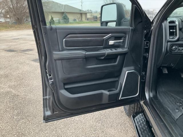2026 Ram 3500 Laramie Crew Cab 4x4 8' Box