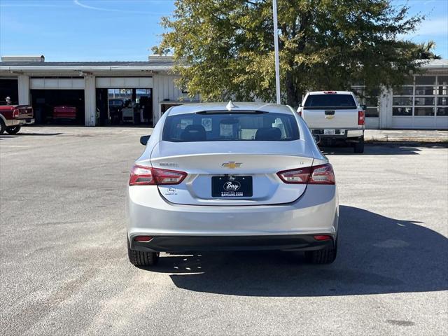 2022 Chevrolet Malibu FWD LT