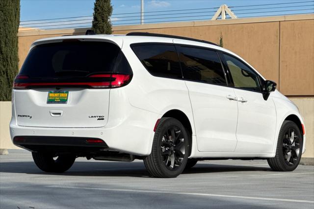 2026 Chrysler Pacifica Limited AWD